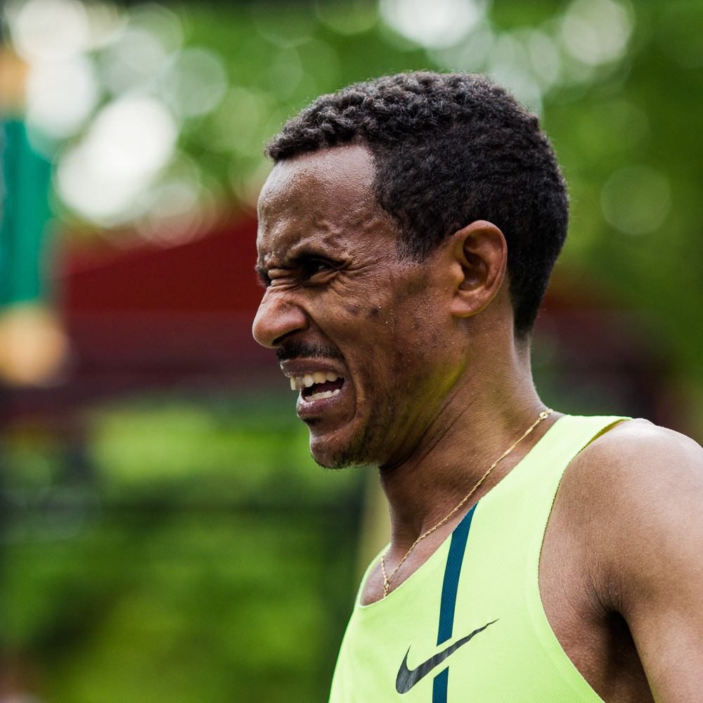 OTTAWA (24 mai 2015) - Chele Dechasa termine le marathon troisième chez les hommes avec un temps de 2:09:59.
